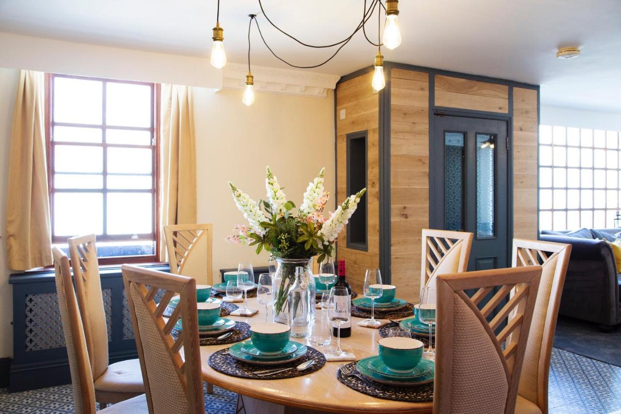 Cosy Open Plan Harbourside Inn With Superking Beds, Wood Burning Stove And Bar ทอร์คิ ภายนอก รูปภาพ