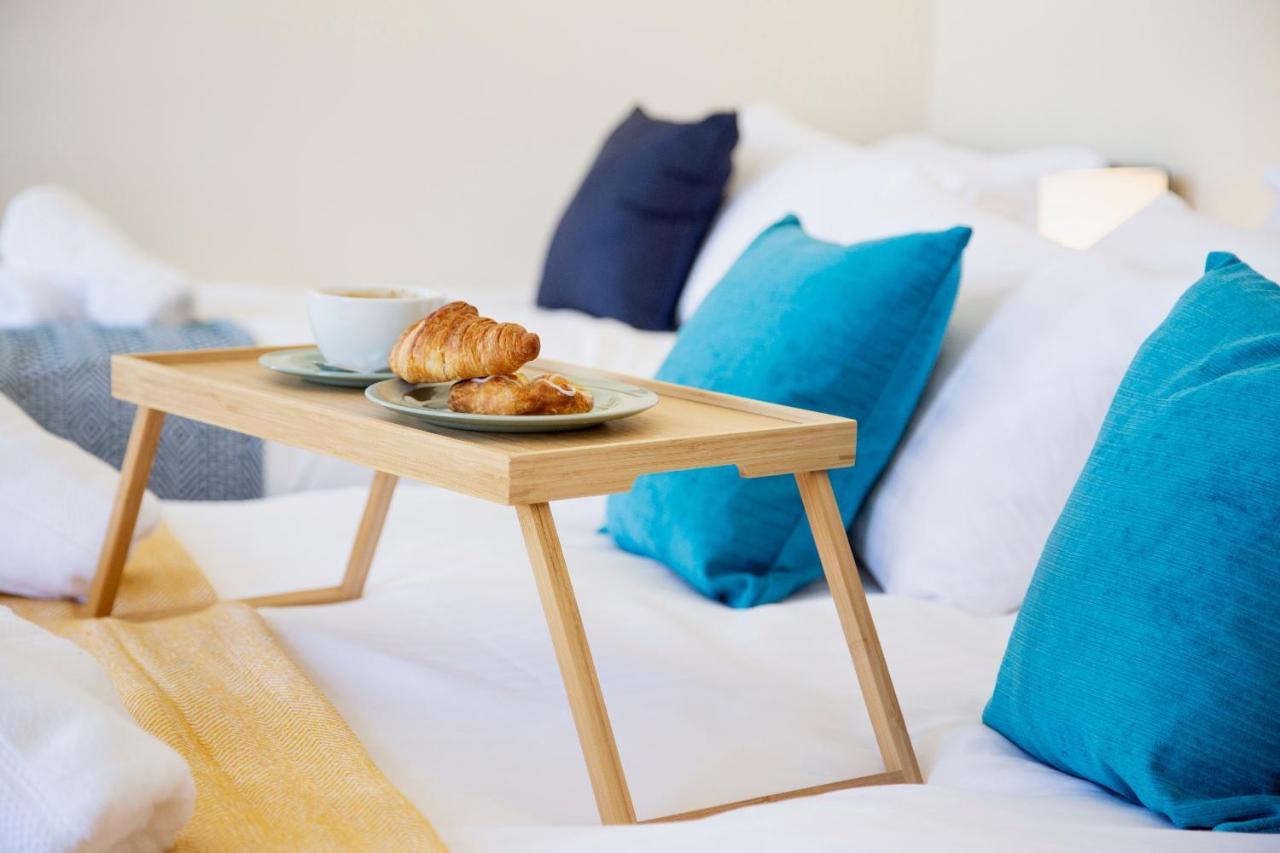Cosy Open Plan Harbourside Inn With Superking Beds, Wood Burning Stove And Bar ทอร์คิ ภายนอก รูปภาพ